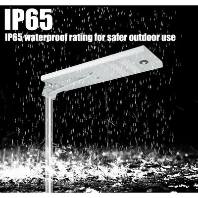 Inteligentna 60-watowa lampa uliczna LED Solar 100lm / W Solar Battery Street Light