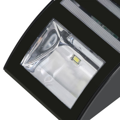 Czarna lampa ścienna LED 120LM z czujnikiem słonecznym na zewnątrz 8-10 godzin czasu pracy